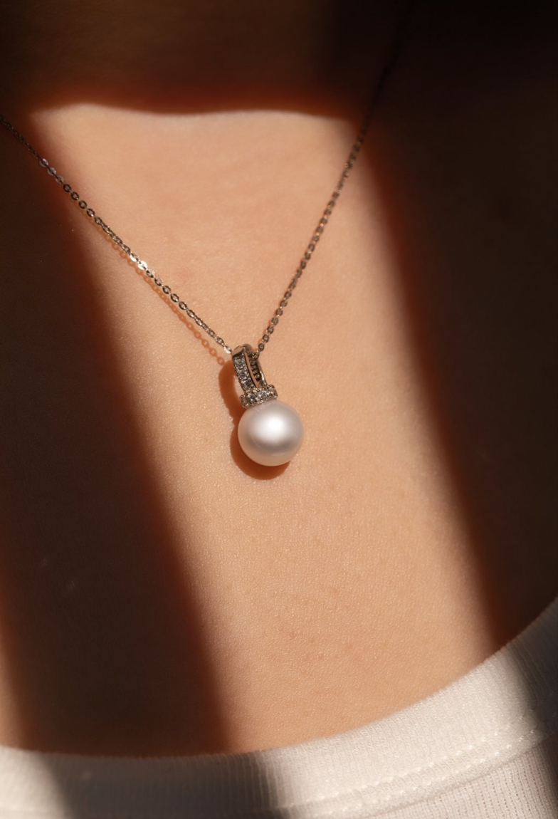 B 8mm Pearl Pendant + Silver Necklace | The Solo Path | In stock｜Ships in 24h