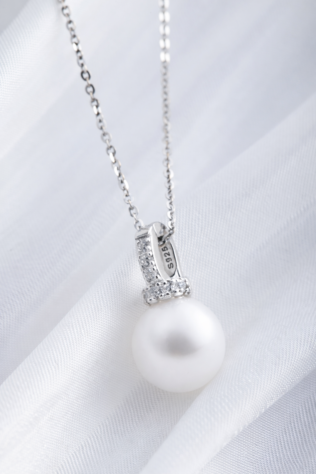 B 8mm | The Solo Path | Single-Pearl Necklace